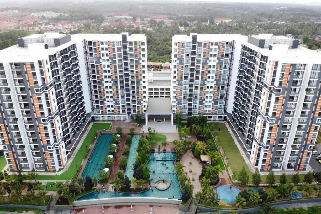 Casa Raudhah @ Timurbay Seafront Residence Kampung Sungai Karang Bagian luar foto